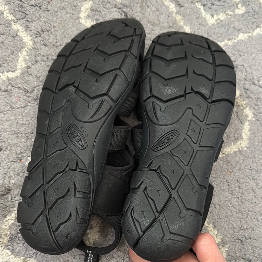 Women's KEEN Clearwater CNX Sandal - Picture 9 of 12